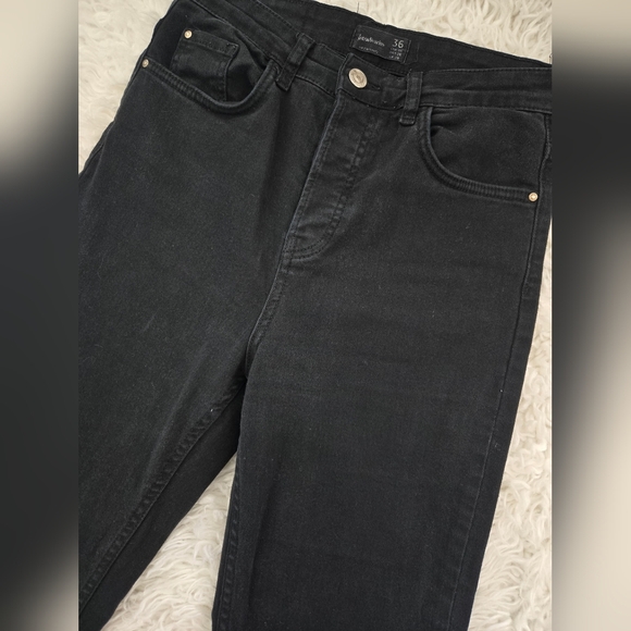 Stradivarius Black High Waist Slit flared jeans size US 4. - Picture 2 of 9